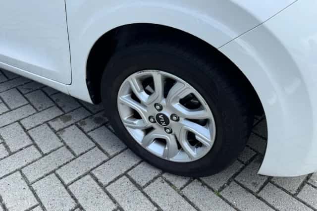 Kia Picanto (2020) thumbnail 5