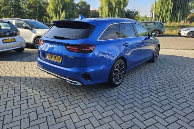 Kia Ceed Sportswagon (2024) thumbnail 2