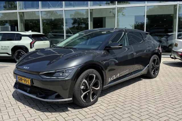 Kia EV6 (2024) thumbnail 1