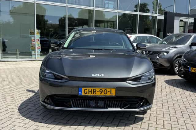 Kia EV6 (2024) thumbnail 2