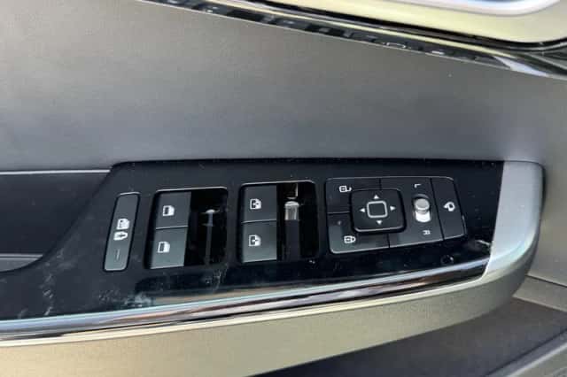 Kia EV6 (2024) thumbnail 11