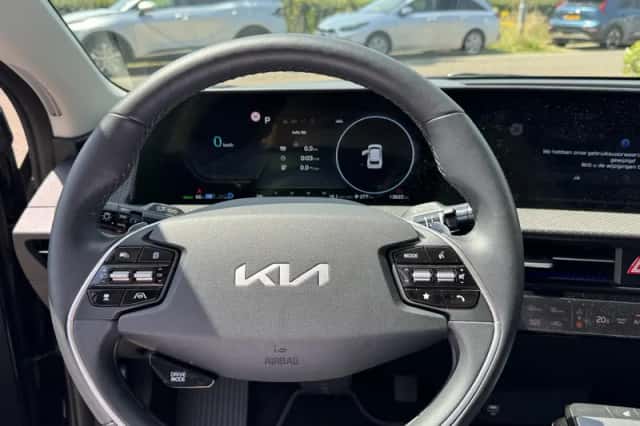 Kia EV6 (2024) thumbnail 13