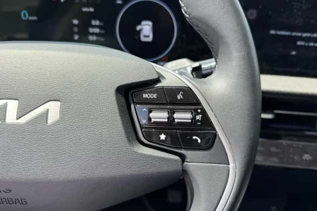 Kia EV6 (2024) thumbnail 14