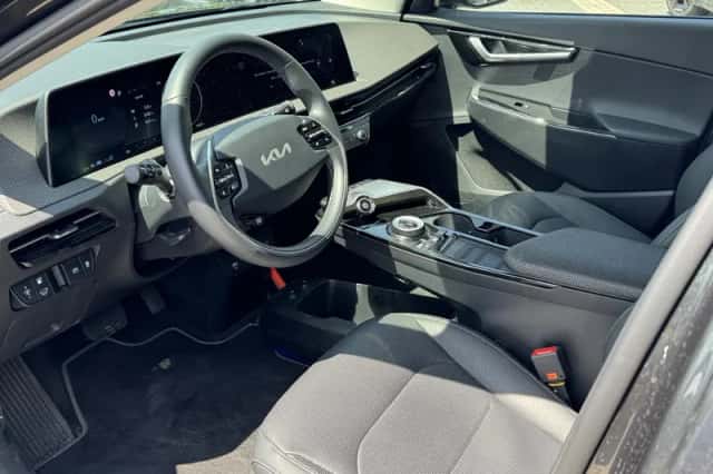 Kia EV6 (2024) thumbnail 7