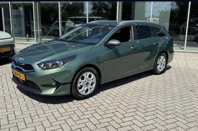Kia Ceed Sportswagon (2024) thumbnail 1