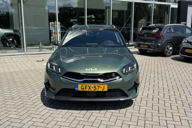 Kia Ceed Sportswagon (2024) thumbnail 2