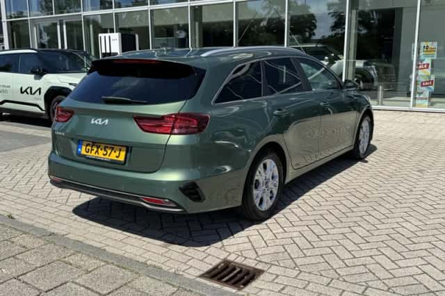 Kia Ceed Sportswagon (2024) thumbnail 4