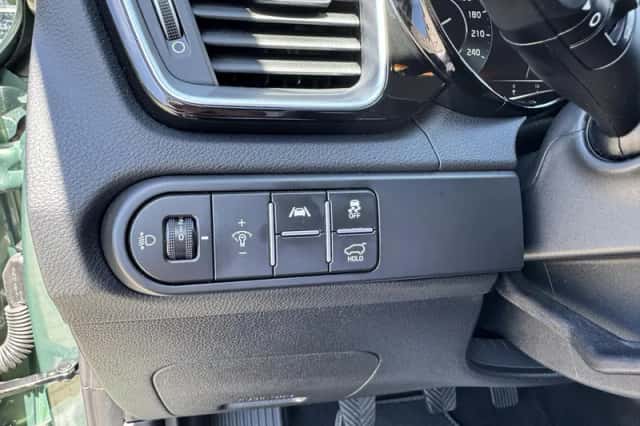 Kia Ceed Sportswagon (2024) thumbnail 9