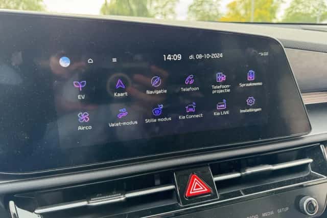 Kia Niro EV (2024) thumbnail 16