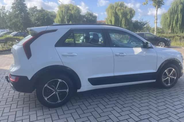 Kia Niro (2022) thumbnail 2