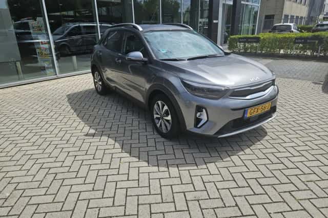 Kia Stonic (2024) thumbnail 2