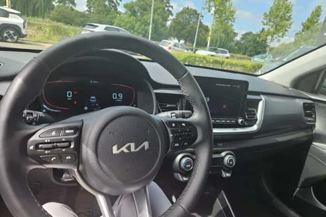 Kia Stonic (2024) thumbnail 7
