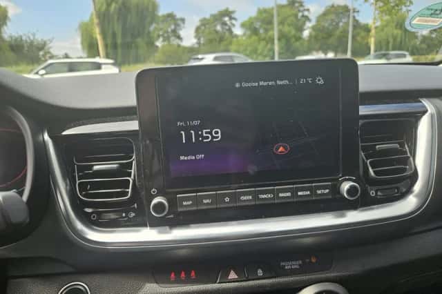 Kia Stonic (2024) thumbnail 8