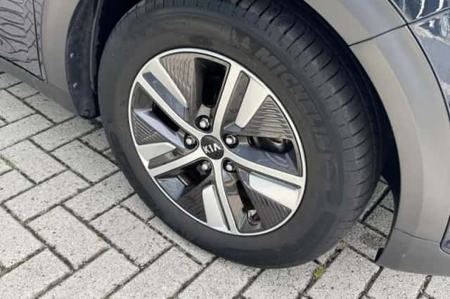 Kia Niro (2019) thumbnail 7