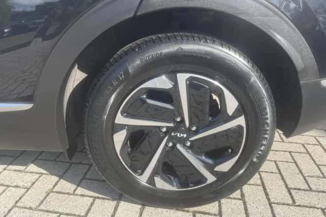 Kia Sportage (2022) thumbnail 3