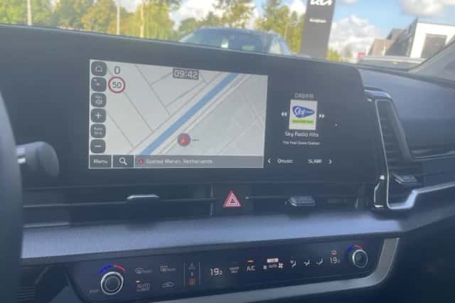 Kia Sportage (2022) thumbnail 4