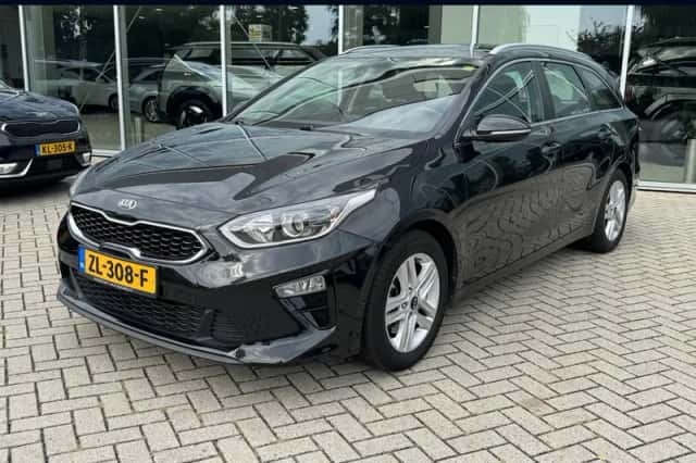 Kia Ceed Sportswagon (2019) thumbnail 1