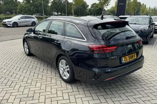 Kia Ceed Sportswagon (2019) thumbnail 2