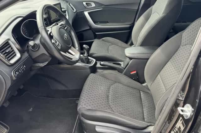 Kia Ceed Sportswagon (2019) thumbnail 17