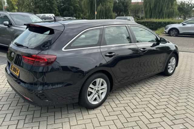 Kia Ceed Sportswagon (2019) thumbnail 3
