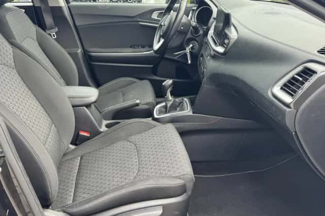 Kia Ceed Sportswagon (2019) thumbnail 21