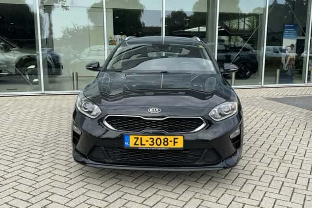Kia Ceed Sportswagon (2019) thumbnail 4