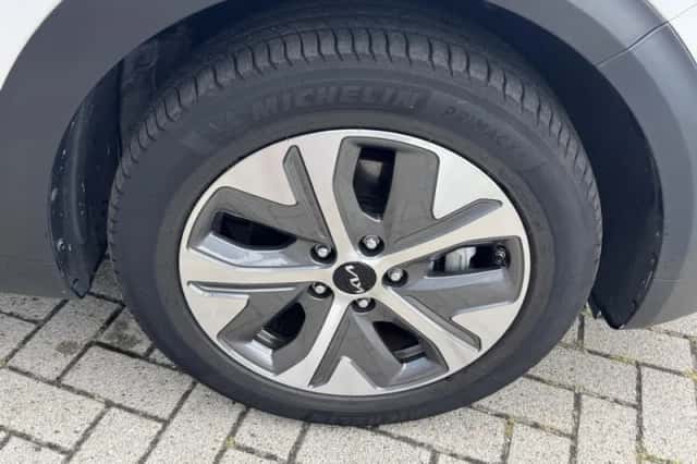 Kia Niro EV (2022) thumbnail 8