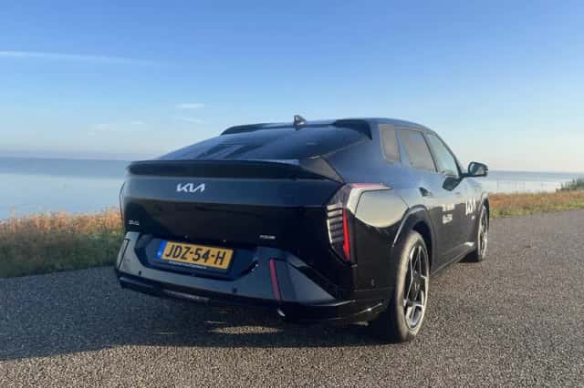 Kia EV4 (2025) thumbnail 2