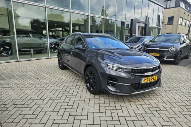 Kia XCeed (2022) thumbnail 2