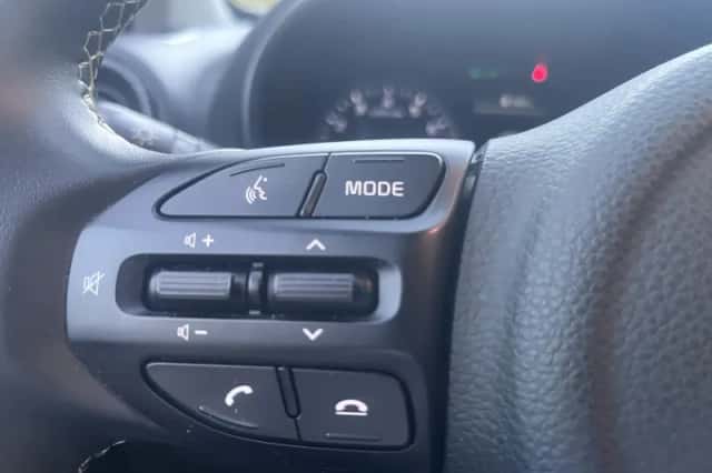 Kia Picanto (2023) thumbnail 7
