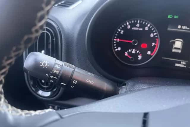 Kia Picanto (2023) thumbnail 10