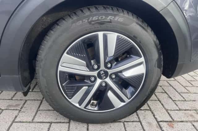 Kia Niro (2021) thumbnail 5