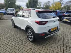 Kia Stonic (2020) thumbnail 2