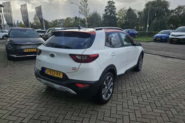 Kia Stonic (2020) thumbnail 5