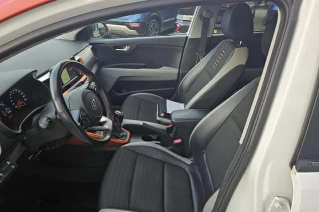 Kia Stonic (2020) thumbnail 6
