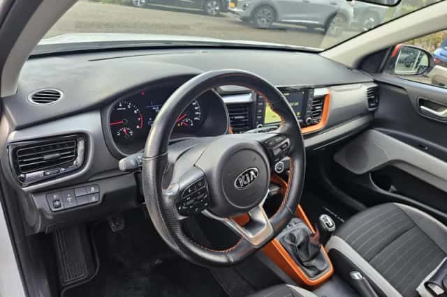 Kia Stonic (2020) thumbnail 7