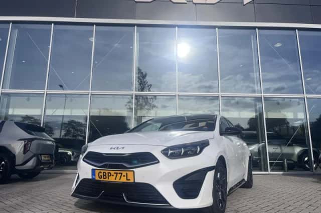 Kia Proceed (2024) thumbnail 2