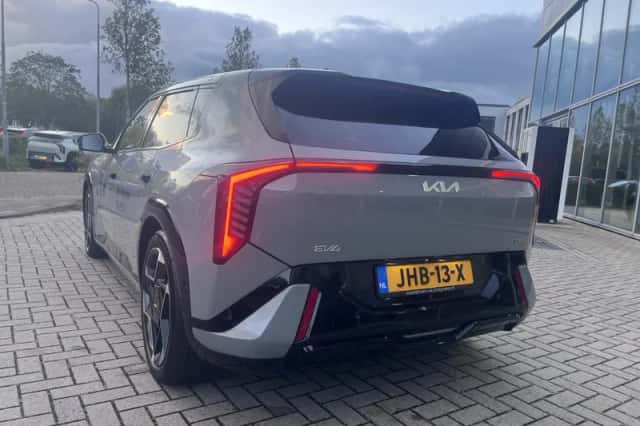 Kia EV4 (2025) thumbnail 3