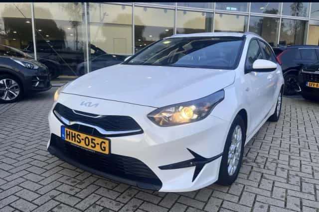 Kia Ceed Sportswagon (2025) thumbnail 1