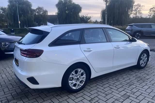 Kia Ceed Sportswagon (2025) thumbnail 2