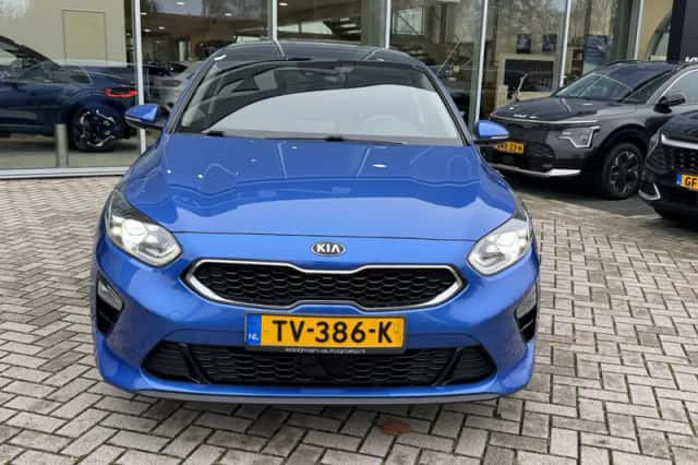 Kia Ceed (2018) thumbnail 2