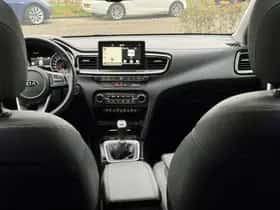 Kia Ceed (2018) thumbnail 16