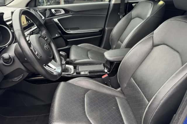 Kia Ceed (2018) thumbnail 18
