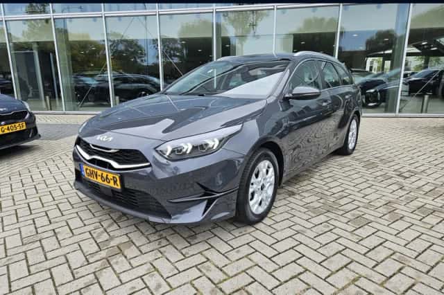Kia Ceed Sportswagon (2024) thumbnail 1