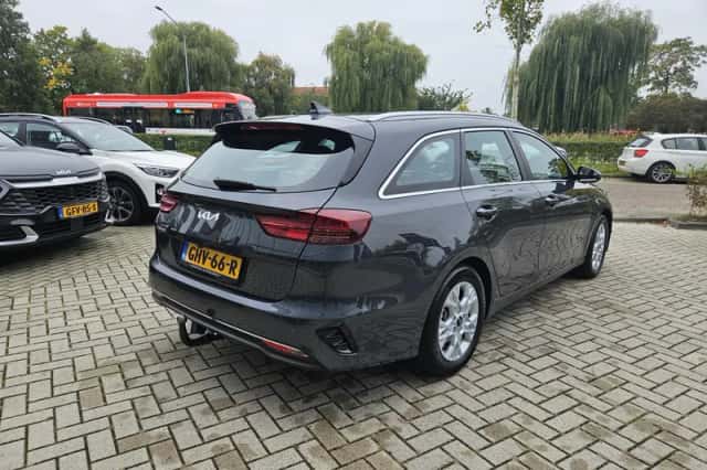 Kia Ceed Sportswagon (2024) thumbnail 4