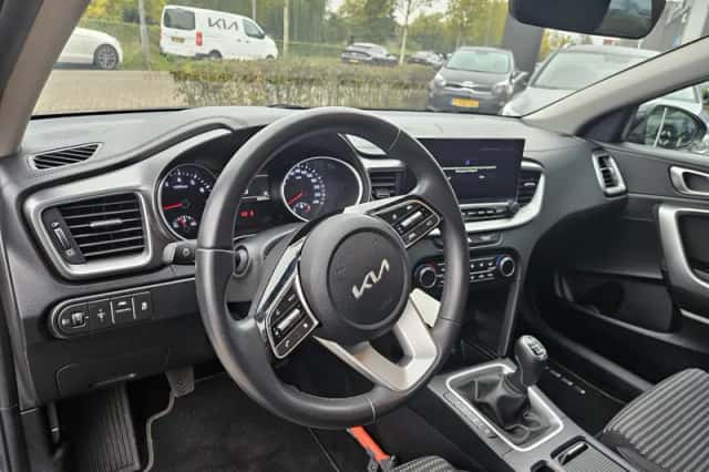Kia Ceed Sportswagon (2024) thumbnail 8