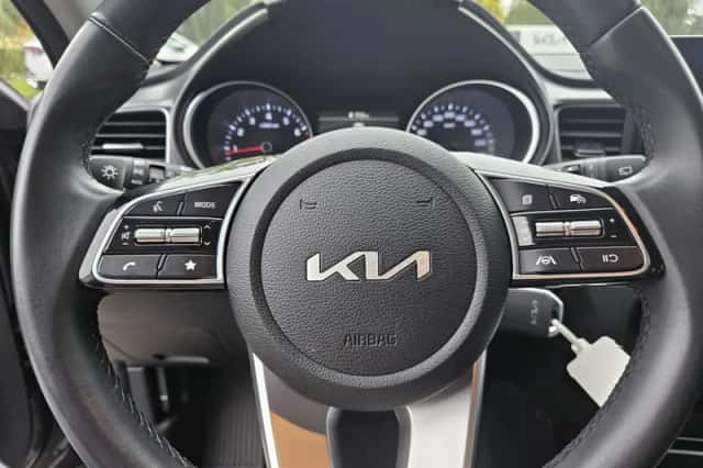 Kia Ceed Sportswagon (2024) thumbnail 9