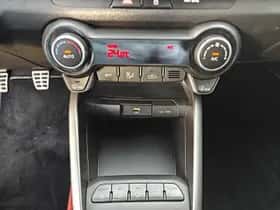 Kia Stonic (2021) thumbnail 11