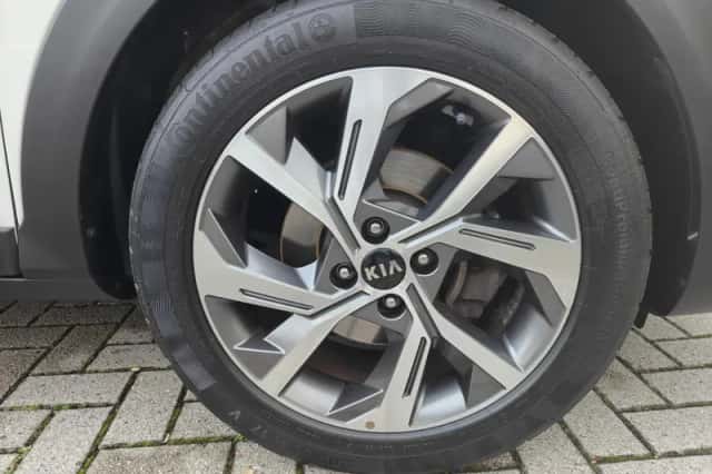 Kia Stonic (2021) thumbnail 14