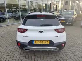 Kia Stonic (2021) thumbnail 4